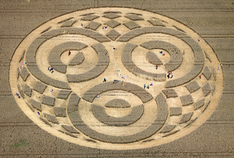 Illustration for article titled The Most Astonishing Crop Circle Artworks of 2014